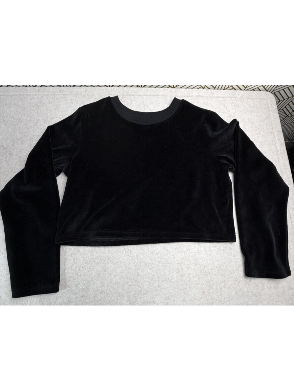 Chaser Impala Women's Black Velvet Long Sleeve Crop Top Tee Sz S NWT